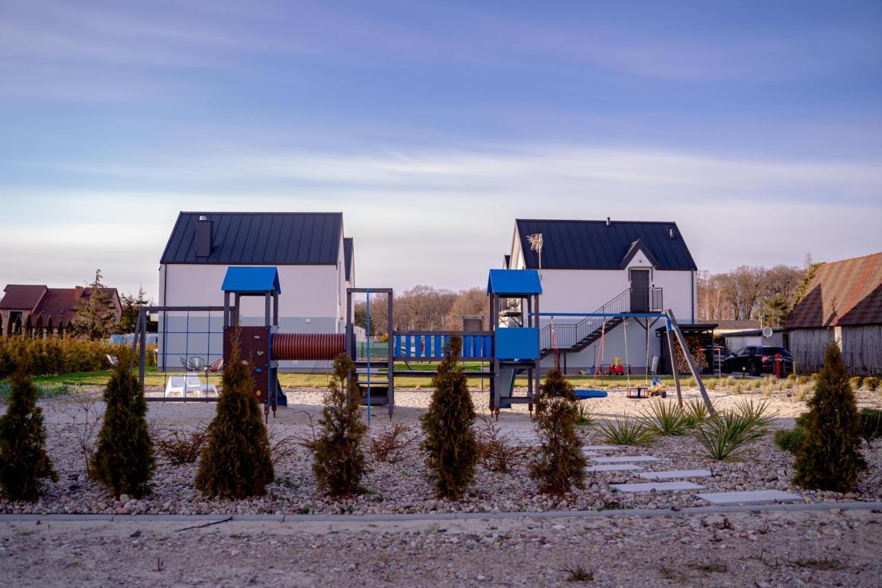 Siedlisko Na Wydmach, Domki Klimatyzowane Leba Bagian luar foto